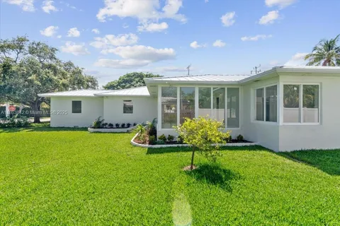 1459 Jefferson St, Hollywood FL 33020