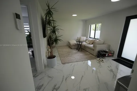1805 NW 112th St # B, North Miami FL 33167