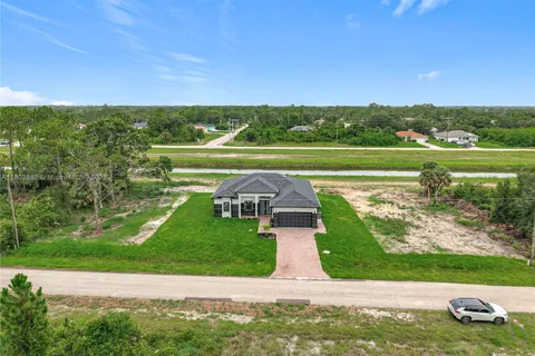 1713 N Lee Ave, Lehigh Acres FL 33972
