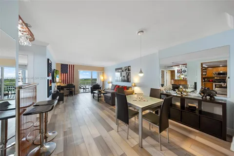 400 Kings Point Dr # 1021, Sunny Isles Beach FL 33160