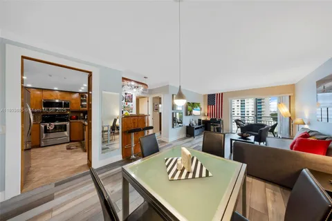 400 Kings Point Dr # 1021, Sunny Isles Beach FL 33160