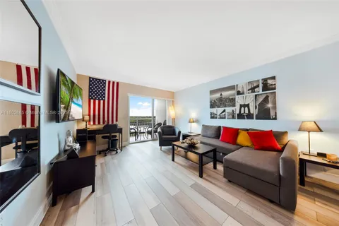 400 Kings Point Dr # 1021, Sunny Isles Beach FL 33160