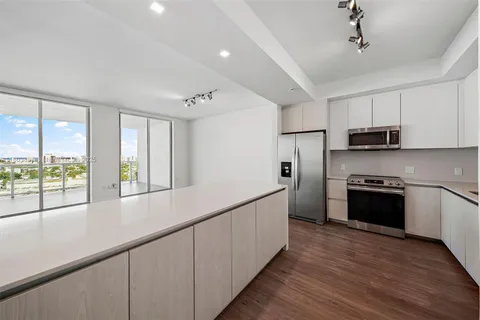 1500 Bay Rd # 0811, Miami Beach FL 33139