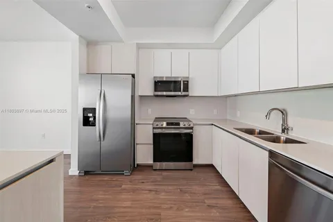 1500 Bay Rd # 0811, Miami Beach FL 33139