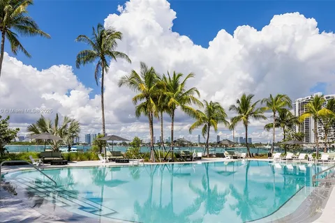1500 Bay Rd # 0707, Miami Beach FL 33139