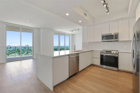 1500 Bay Rd # 0707, Miami Beach FL 33139