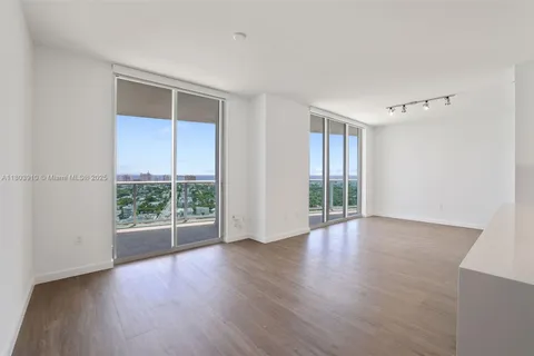 1500 Bay Rd # 0707, Miami Beach FL 33139