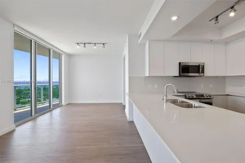 1500 Bay Rd # 0707, Miami Beach FL 33139