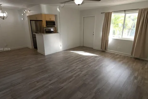 3061 NE 49th St # 10, Fort Lauderdale FL 33308