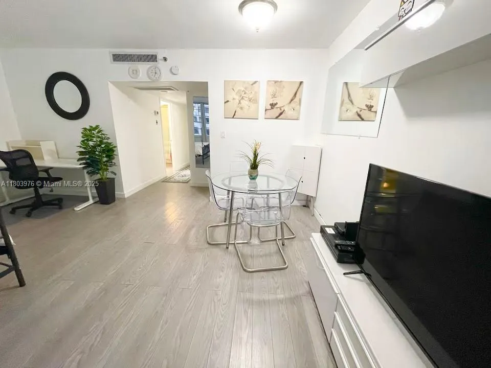 100 Lincoln Rd # 405, Miami Beach FL 33139