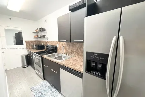 100 Lincoln Rd # 405, Miami Beach FL 33139