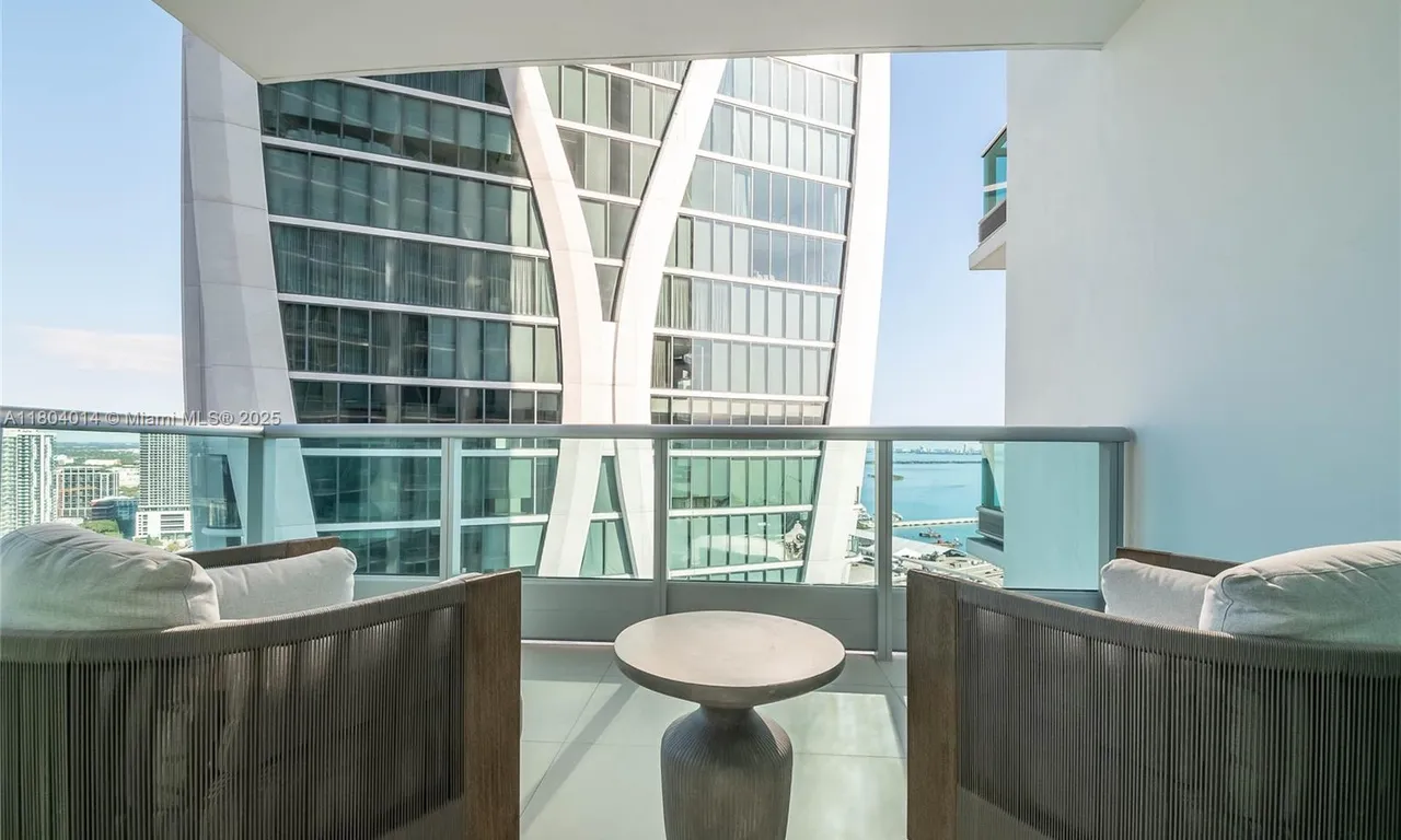 900 Biscayne Blvd # 3710, Miami FL 33132