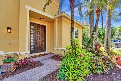 4470 E Seneca Ave, Weston FL 33332