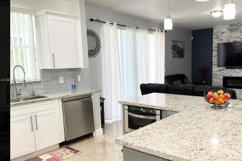 409 NW 87th Ln, Coral Springs FL 33071