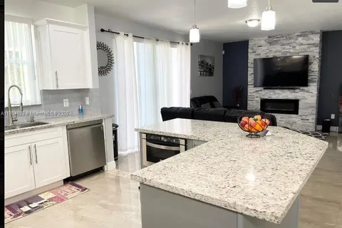 409 NW 87th Ln, Coral Springs FL 33071