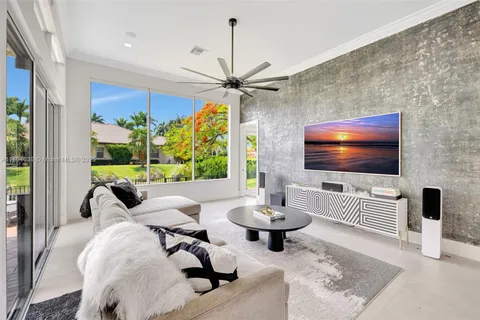10881 Hawks Vista St, Plantation FL 33324