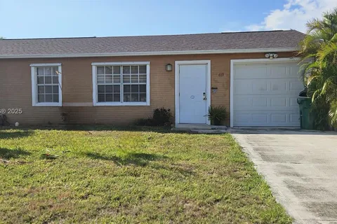613 SW Sandbar Ter, Port St. Lucie FL 34953