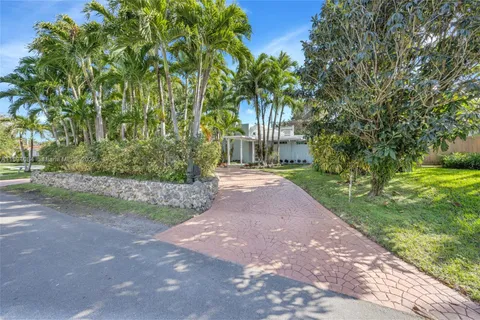 5742 SW 51st Ter, Miami FL 33155