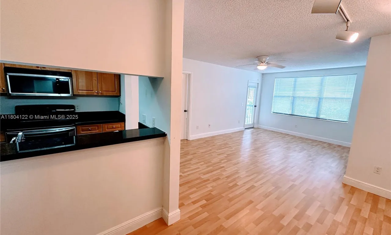 4521 W Mcnab Rd # 13, Pompano Beach FL 33069