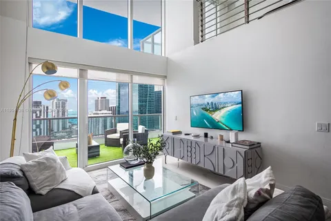 41 SE 5th St # 2307, Miami FL 33131