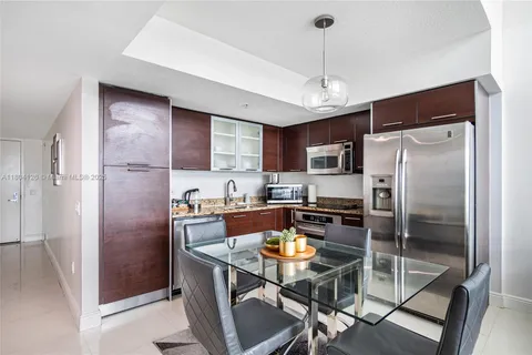 41 SE 5th St # 2307, Miami FL 33131