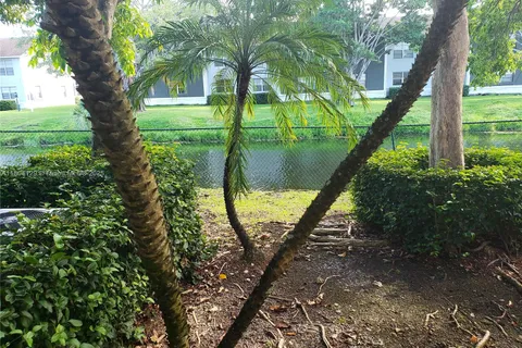 7940 NW 6th St # 103, Pembroke Pines FL 33024