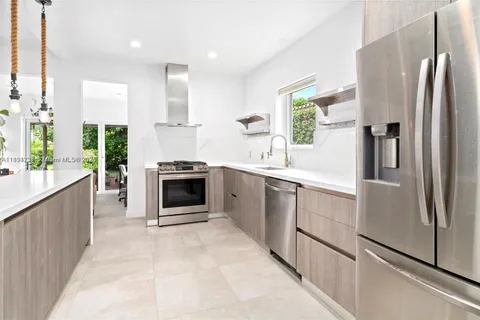 5120 Cherokee Ave, Miami Beach FL 33140