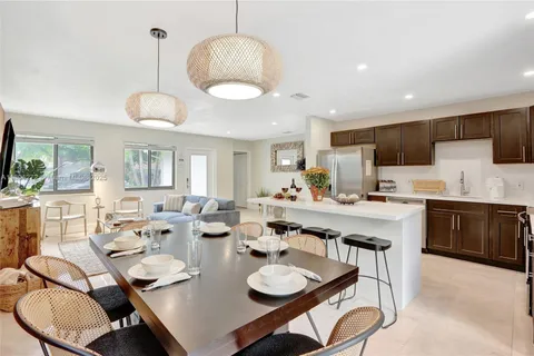 1737 NE 7th Ter, Fort Lauderdale FL 33305