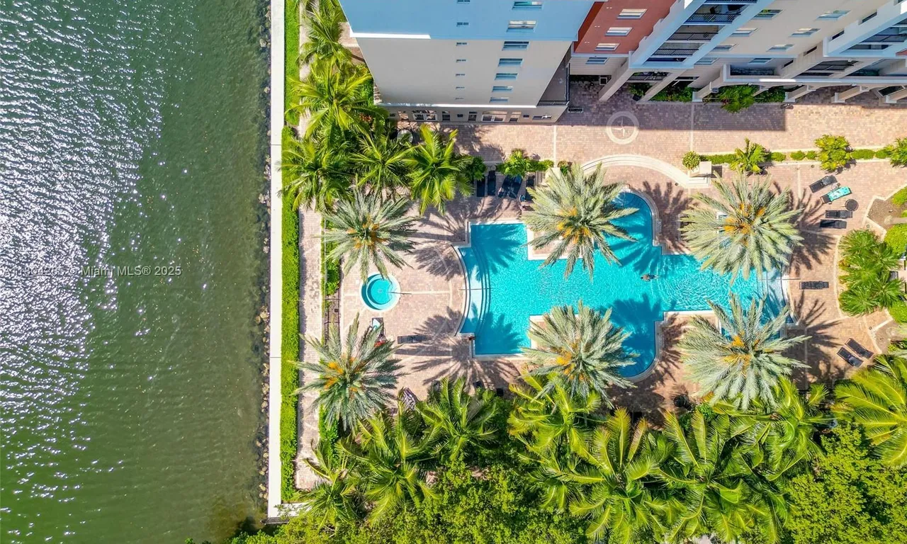 17150 N Bay Rd # 2913, Sunny Isles Beach FL 33160