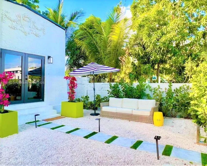 8280 NE 1st Pl, Miami FL 33138