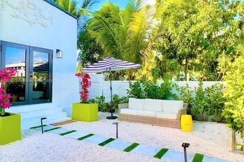 8280 NE 1st Pl, Miami FL 33138