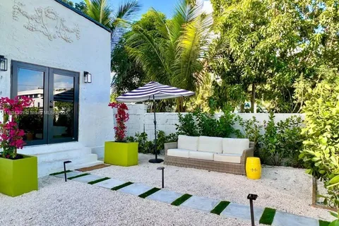 8280 NE 1st Pl, Miami FL 33138