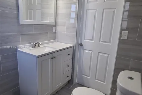 2610 Grant St # 2, Hollywood FL 33020