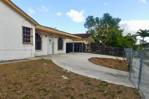28520 SW 142nd Ave, Homestead FL 33033