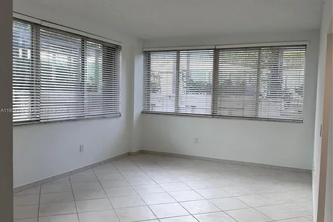 540 Brickell Key Dr # 302, Miami FL 33131