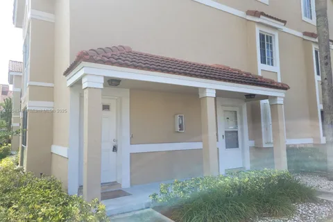 4620 W MCNAB RD # B2, Pompano Beach FL 33069