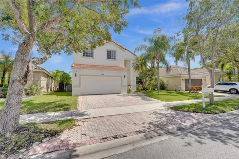 1104 Cedar Falls Dr, Weston FL 33327