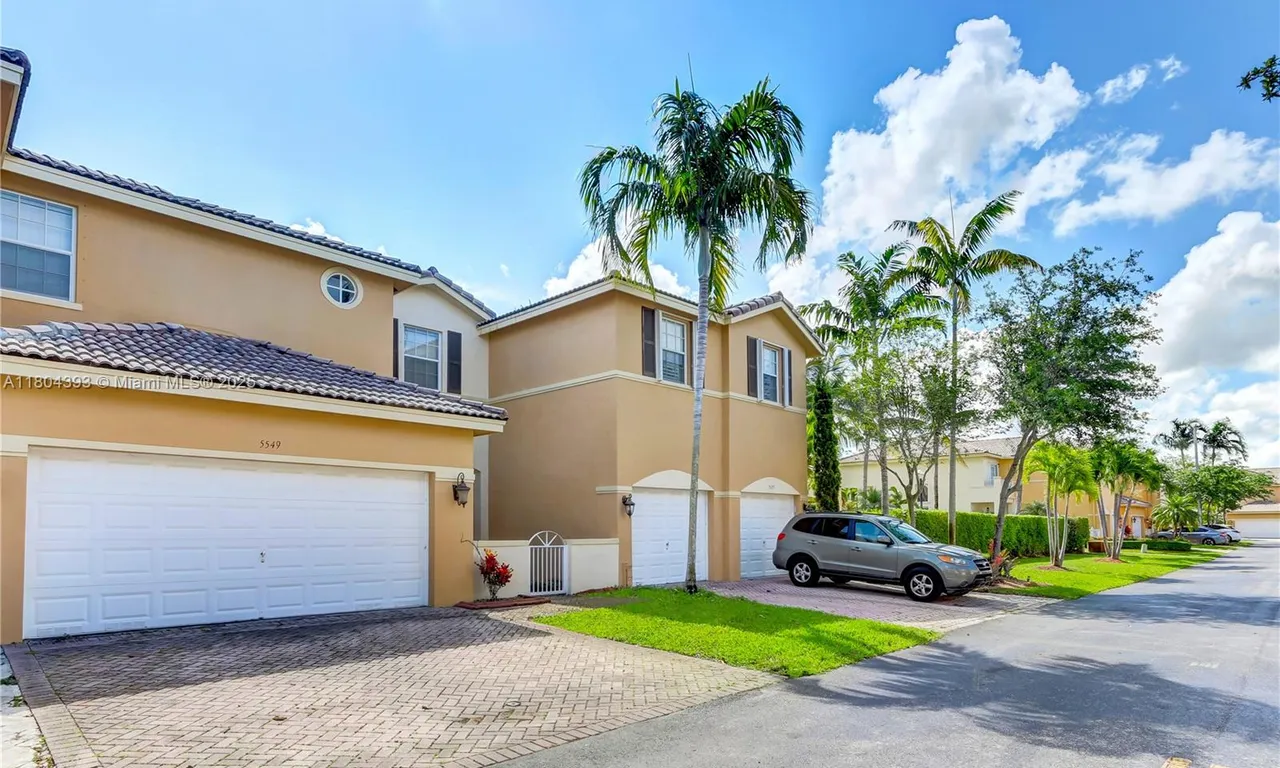 5549 NW 113th Ct, Doral FL 33178