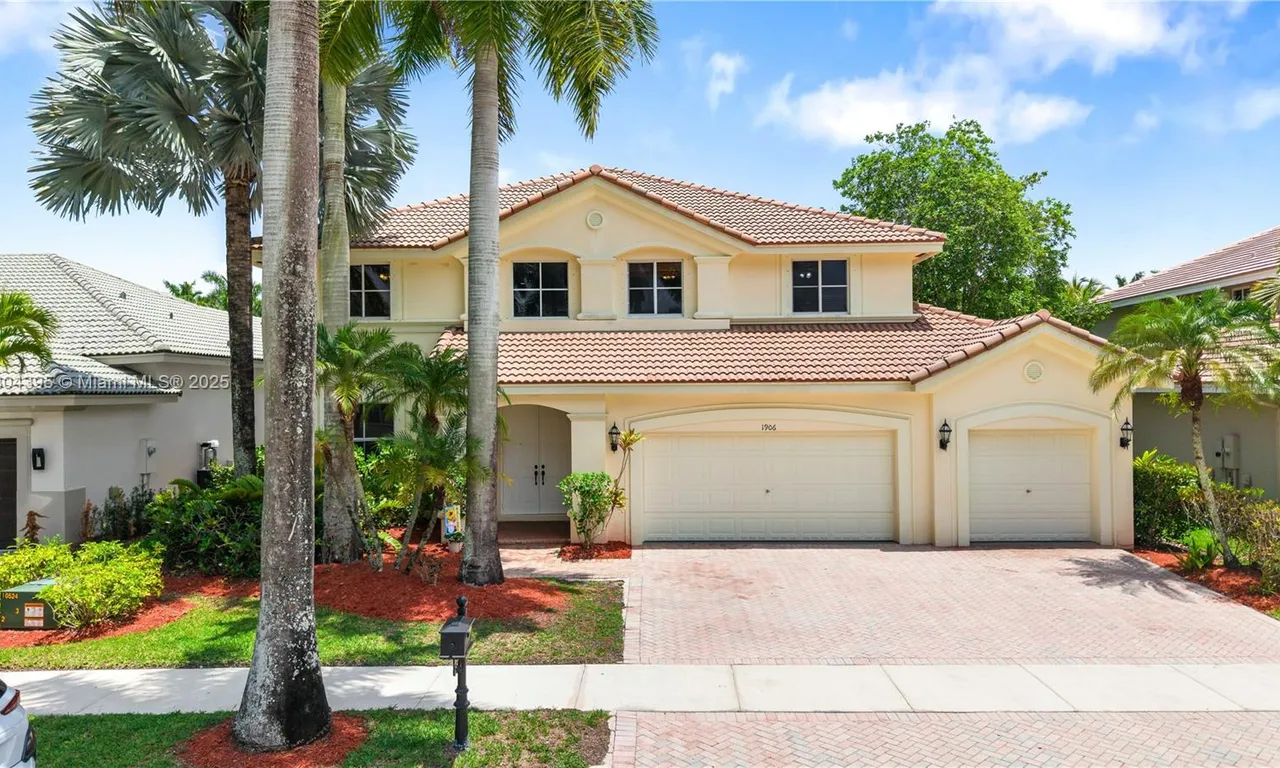 1906 Timberline Rd, Weston FL 33327