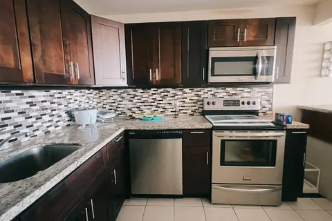 2025 NE 164th St # 506, North Miami Beach FL 33162