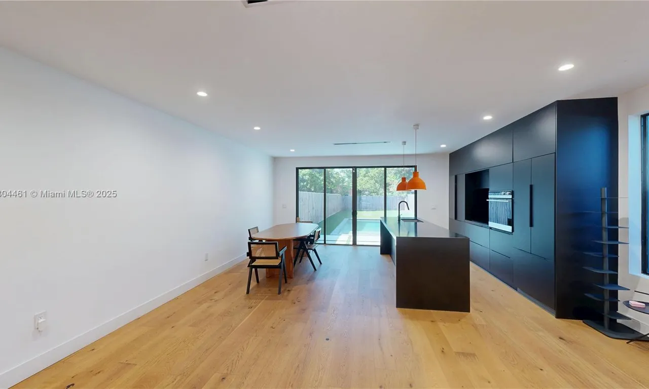 353 NW 50th St # 353, Miami FL 33127