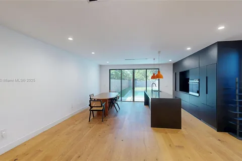 353 NW 50th St # 353, Miami FL 33127