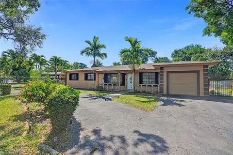 14655 NW River Dr, Miami FL 33167