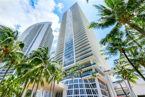 1830 S Ocean Dr # 3804, Hallandale Beach FL 33009
