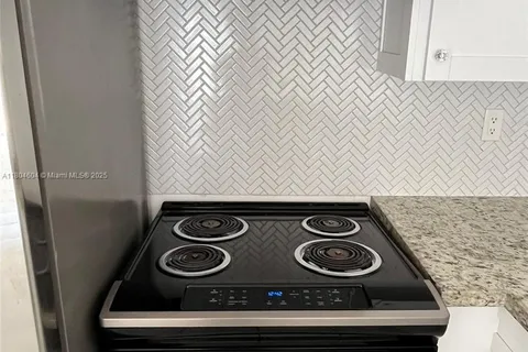 2749 W 72nd St, Hialeah FL 33016