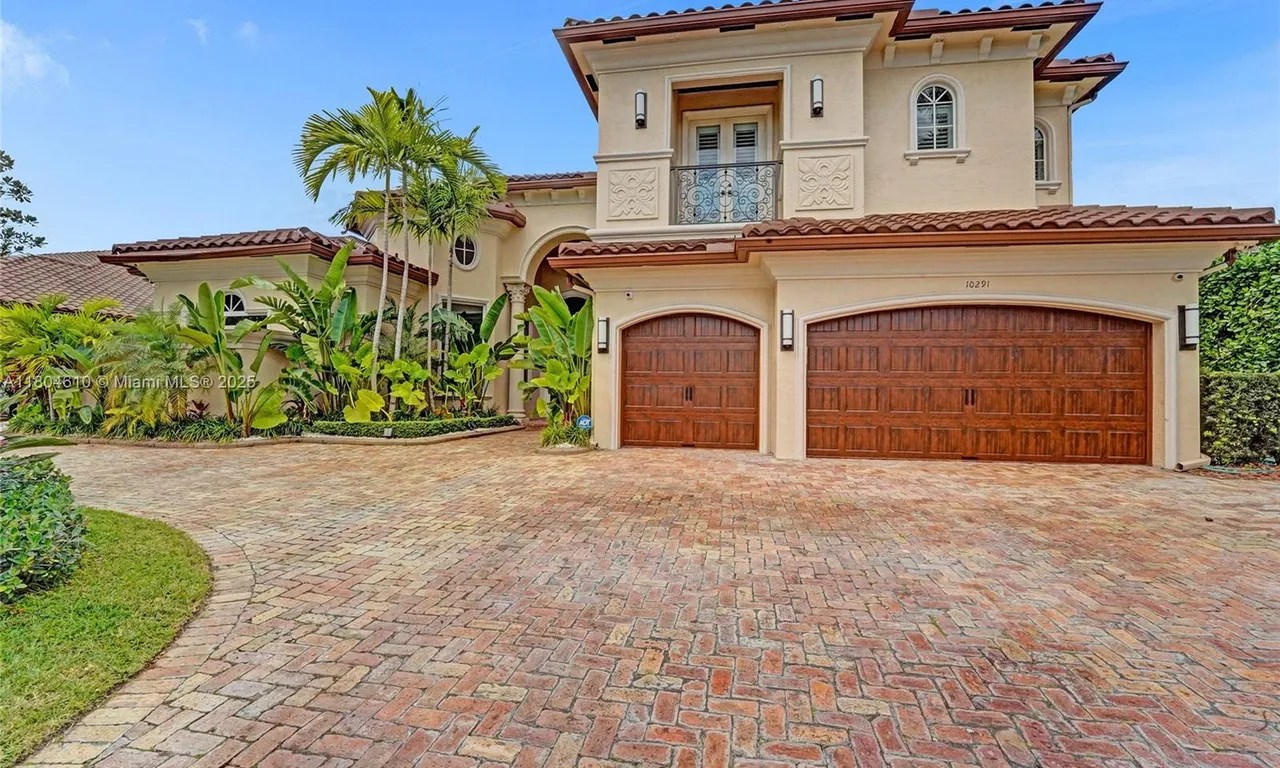 10291 Sweet Bay St, Plantation FL 33324