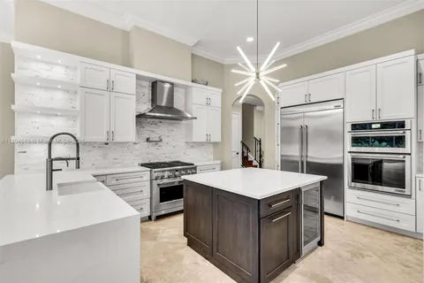 10291 Sweet Bay St, Plantation FL 33324