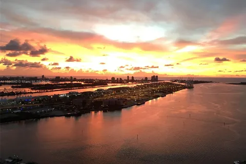 50 Biscayne Blvd # 4810, Miami FL 33132