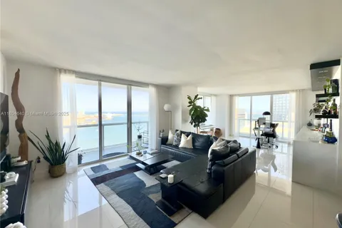 50 Biscayne Blvd # 4810, Miami FL 33132