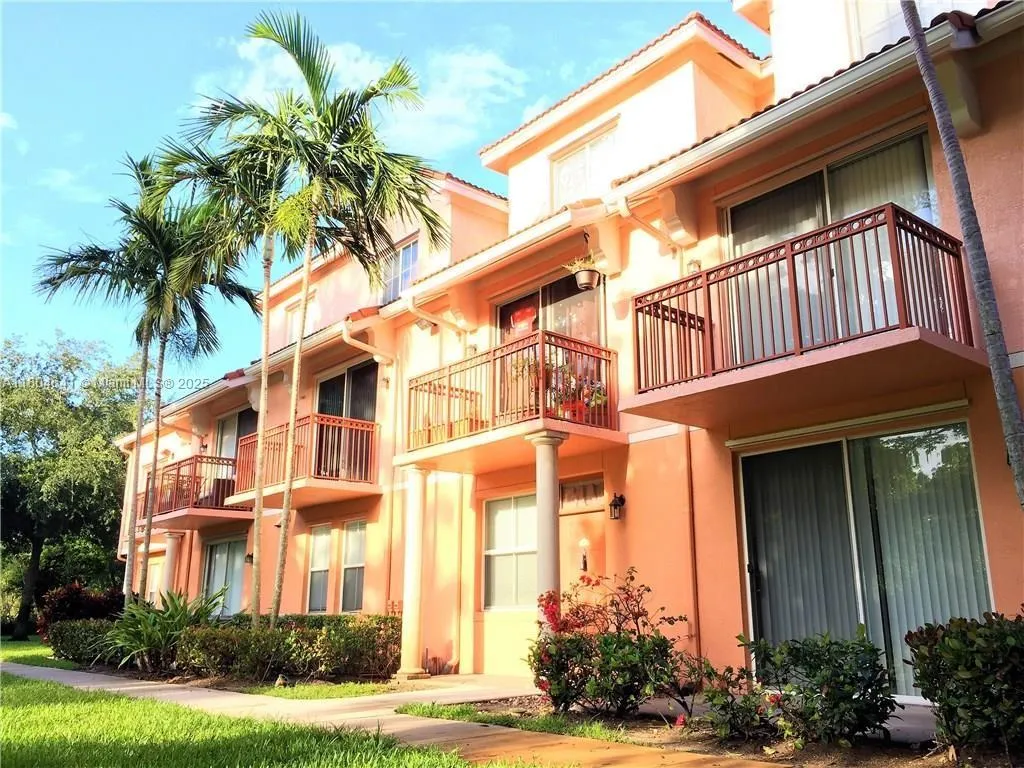 2014 Alta Meadows Ln # 311, Delray Beach FL 33444